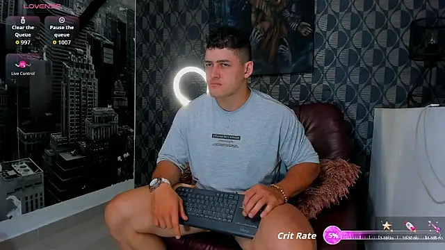 Leonsmoron online show from 11-30-25, 12:33