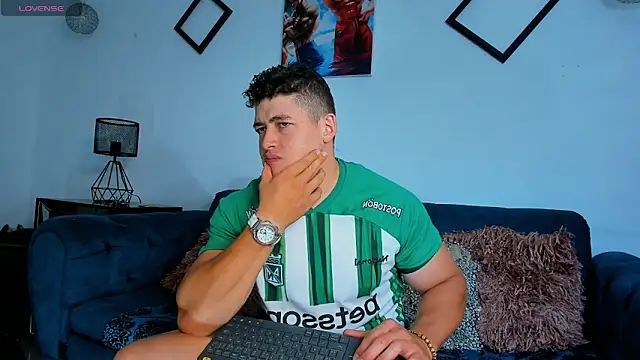 Leonsmoron online show from 10-10-25, 10:54