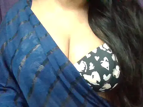 Snapshot of Roopshikha39 chatting on 06-16-26, 06:41 Roopshikha39 online show from 06-16-26, 06:41