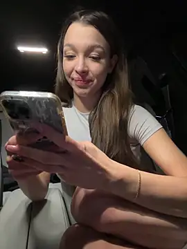 Snapshot of barbiehumpxxx chatting on 03-16-25, 02:55 barbiehumpxxx online show from 03-16-25, 02:55