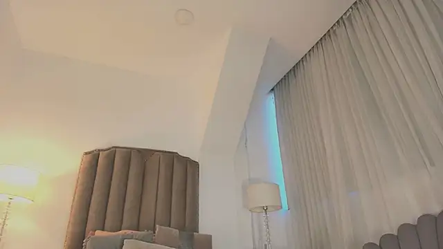 Emma Torres   online show from 09-23-25, 12:01