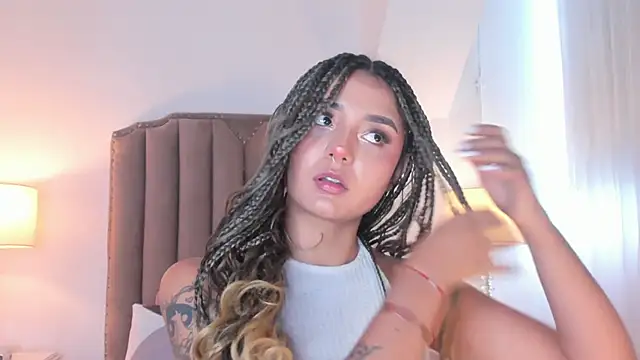 Emma Torres   online show from 02-08-26, 01:09