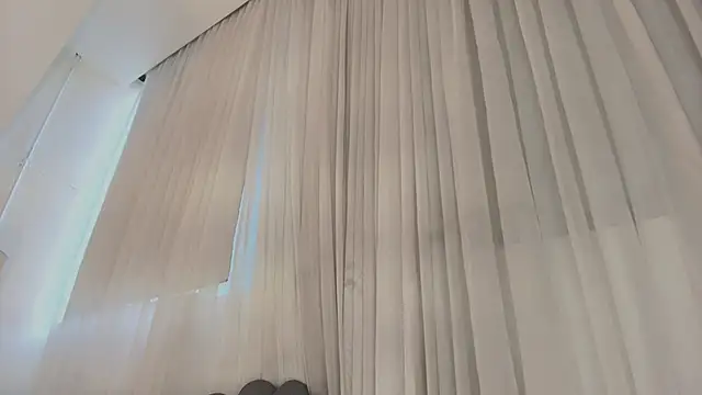 Emma Torres   online show from 11-02-25, 12:21