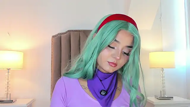 Emma Torres   online show from 04-12-26, 12:30