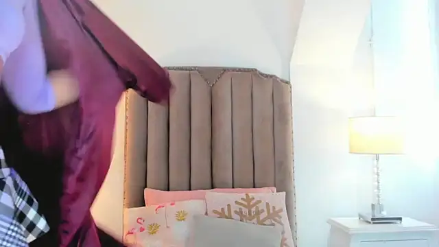Emma Torres   online show from 05-18-26, 12:54