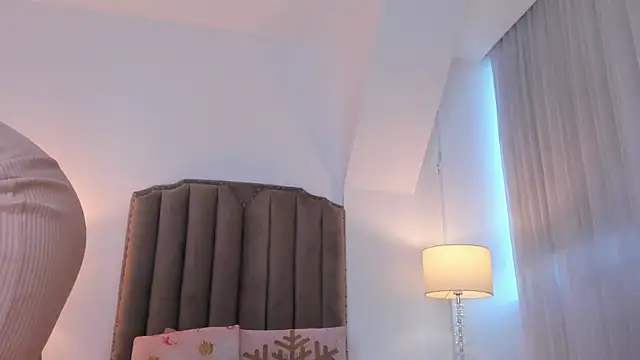 Emma Torres   online show from 05-24-26, 11:32