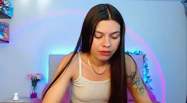Snapshot of Layla_Rachel chatting on 01-25-25, 01:32 Layla Rachel online show from 01-25-25, 01:32