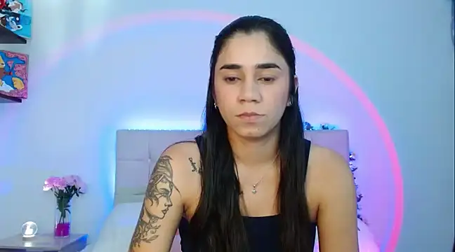 Snapshot of Layla_Rachel chatting on 03-01-25, 01:00 Layla Rachel online show from 03-01-25, 01:00