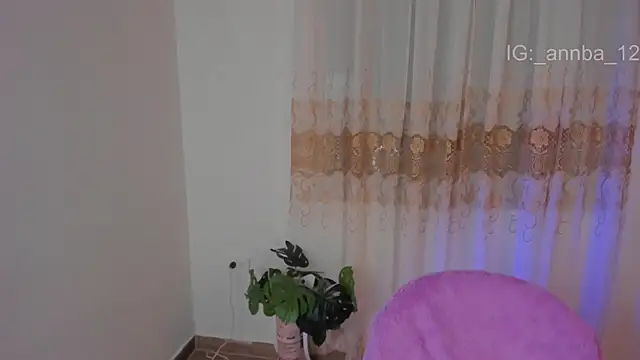 Snapshot of annie_barozzi chatting on 06-18-26, 02:44 annie barozzi online show from 06-18-26, 02:44