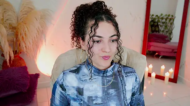 Snapshot of merida_bell18 chatting on 04-23-26, 11:17 merida bell18 online show from 04-23-26, 11:17