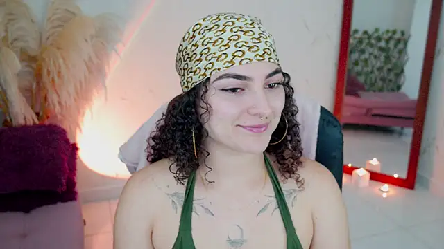Snapshot of merida_bell18 chatting on 04-21-26, 10:38 merida bell18 online show from 04-21-26, 10:38