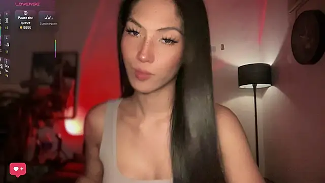 Snapshot of Bella_Gordon chatting on 06-10-26, 02:02 Bella Gordon online show from 06-10-26, 02:02
