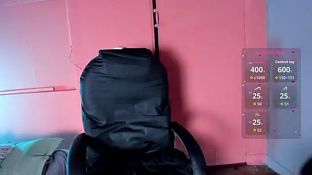 Snapshot of Desipleasure chatting on 10-13-25, 05:03 Desipleasure online show from 10-13-25, 05:03