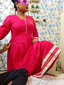 Snapshot of Queen_Anushka69 chatting on 02-13-25, 06:48 Queen Anushka69 online show from 02-13-25, 06:48