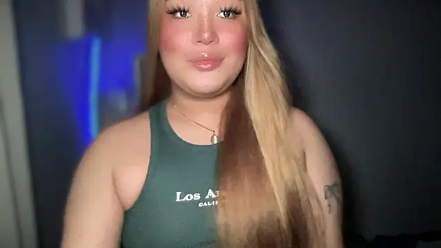 Snapshot of MissCataleyaxxx chatting on 09-23-25, 01:12 MissCataleyaxxx online show from 09-23-25, 01:12