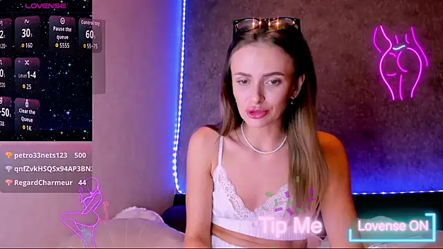 Snapshot of madina_taher chatting on 10-04-25, 07:04 madina taher online show from 10-04-25, 07:04