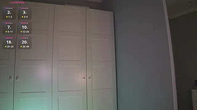 -JuicyMolly- online show from 09-25-25, 04:24