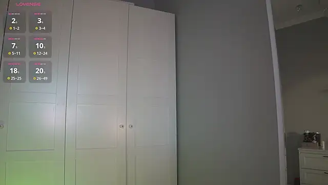 -JuicyMolly- online show from 09-19-25, 03:27