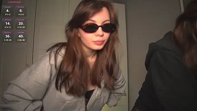 -JuicyMolly- online show from 04-23-26, 05:03