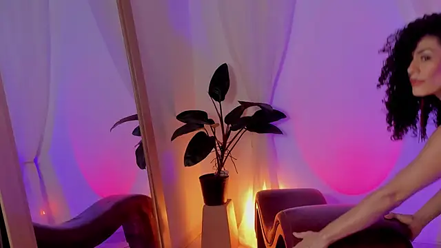 Snapshot of goddes_helena chatting on 03-23-25, 02:04 goddes helena online show from 03-23-25, 02:04