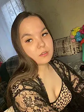 Snapshot of Var_Kiss chatting on 03-16-25, 11:38 Var Kiss online show from 03-16-25, 11:38
