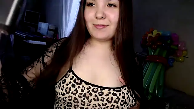 Snapshot of Var_Kiss chatting on 03-13-25, 10:05 Var Kiss online show from 03-13-25, 10:05