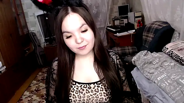 Snapshot of Var_Kiss chatting on 02-17-25, 01:00 Var Kiss online show from 02-17-25, 01:00