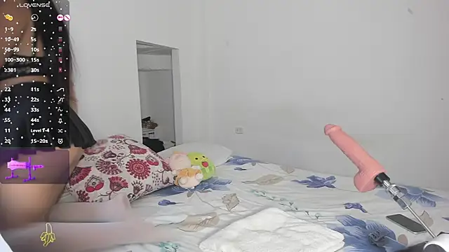 Snapshot of NAMIMAYERS2 chatting on 01-19-25, 05:07 NAMIMAYERS2 online show from 01-19-25, 05:07