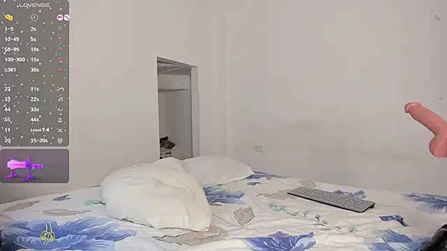 Snapshot of NAMIMAYERS2 chatting on 01-23-25, 05:21 NAMIMAYERS2 online show from 01-23-25, 05:21