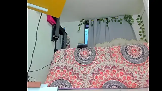 khalyn jenner online show from 11-26-25, 10:32