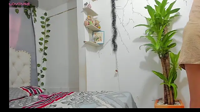 khalyn jenner online show from 10-04-25, 08:32