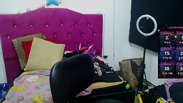 Snapshot of karinasodi_1 chatting on 10-07-25, 11:06 karinasodi 1 online show from 10-07-25, 11:06