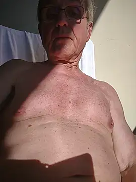 Snapshot of kiam471 chatting on 04-23-26, 03:02 kiam471 online show from 04-23-26, 03:02