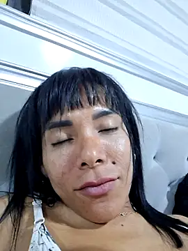 Snapshot of Doll_Loren chatting on 03-08-25, 02:01 Doll Loren online show from 03-08-25, 02:01
