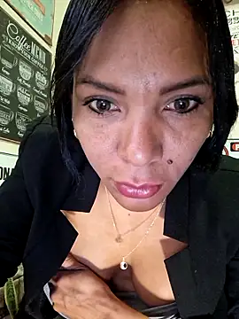 Doll Loren online show from 12-21-25, 05:03