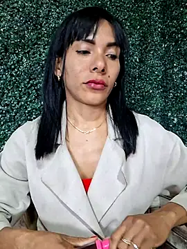 Snapshot of Doll_Loren chatting on 03-08-25, 11:39 Doll Loren online show from 03-08-25, 11:39
