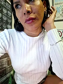 Snapshot of Doll_Loren chatting on 10-01-25, 01:55 Doll Loren online show from 10-01-25, 01:55