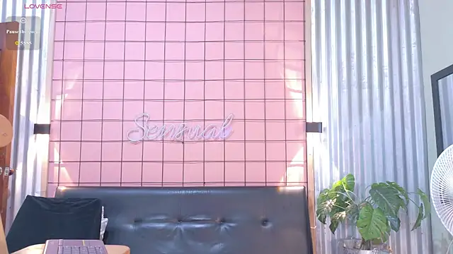 mensia hernandz online show from 04-06-26, 01:34