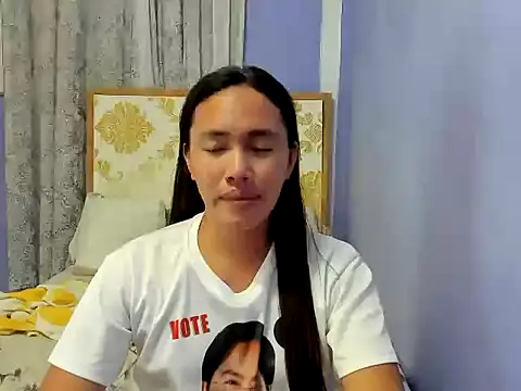 lady kim boner online show from 10-25-25, 02:44