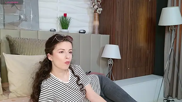AnaAnais online show from 04-28-26, 02:32