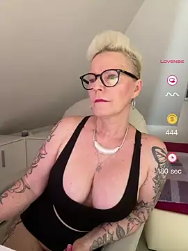 German Milf online show from 06-07-26, 12:43