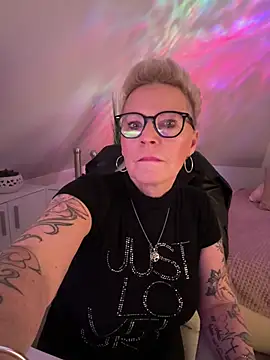 German Milf online show from 01-19-26, 01:48