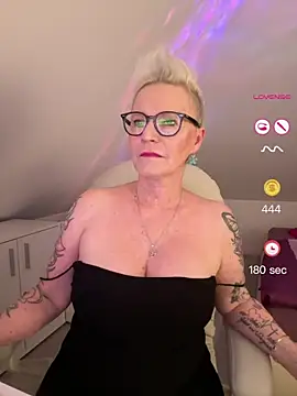 German Milf online show from 05-28-26, 01:06
