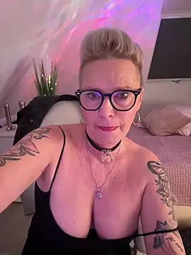 German Milf online show from 01-16-26, 01:48