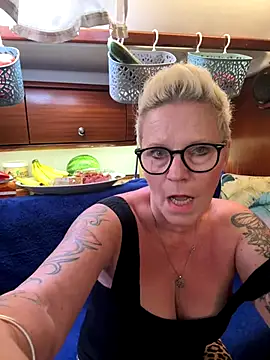 Snapshot of German_Milf chatting on 09-24-25, 10:22 German Milf online show from 09-24-25, 10:22