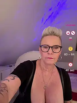 German Milf online show from 06-10-26, 12:17