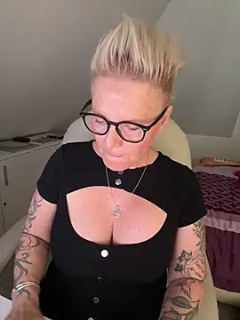 German Milf online show from 01-06-26, 10:19