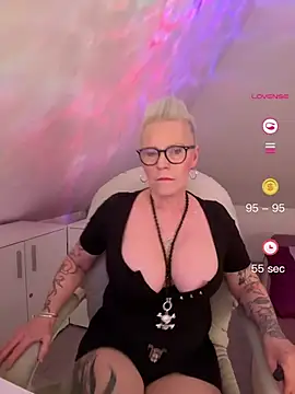 German Milf online show from 05-17-26, 01:00