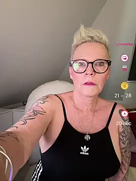 German Milf online show from 05-26-26, 09:29