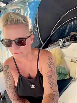 Snapshot of German_Milf chatting on 09-25-25, 12:55 German Milf online show from 09-25-25, 12:55